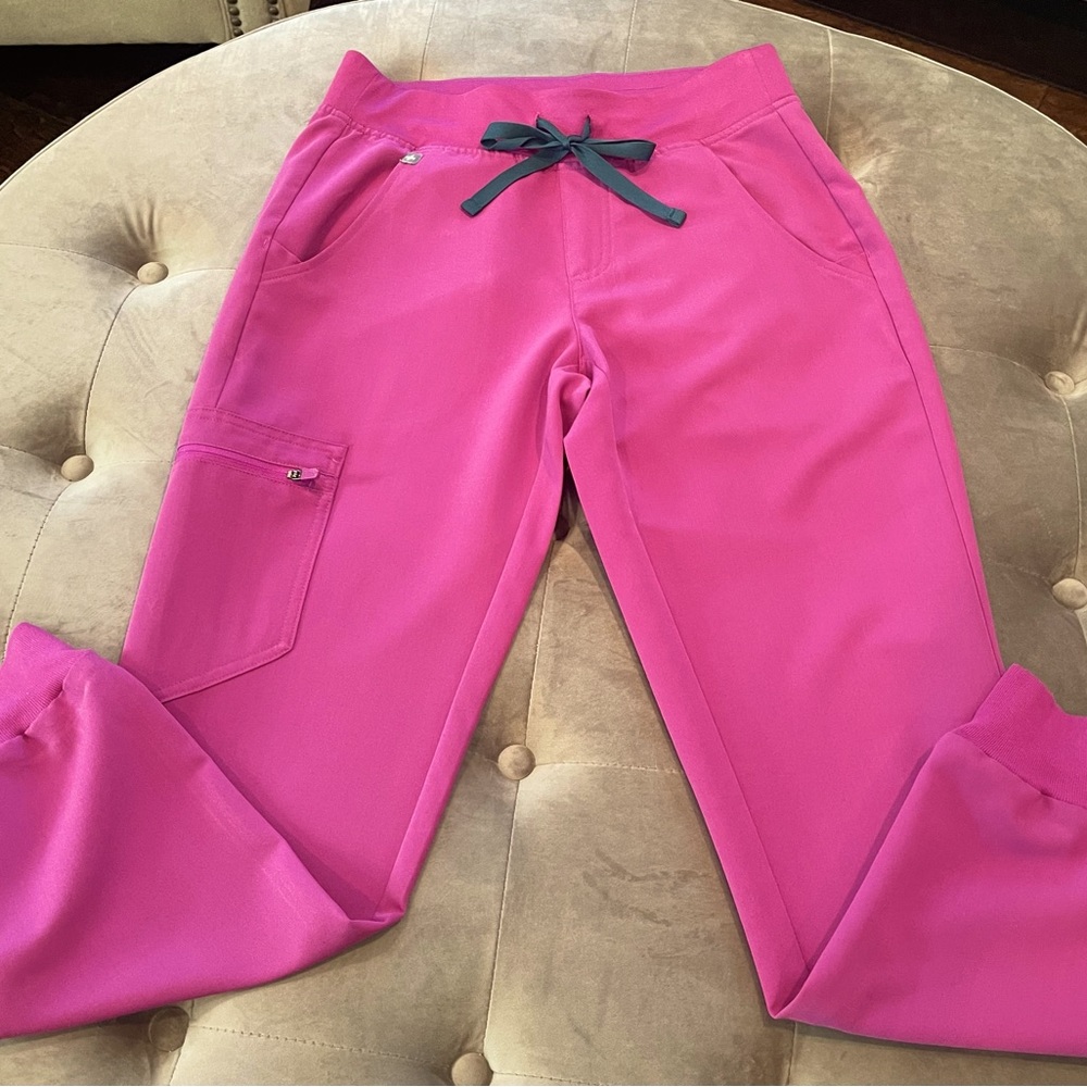 FIGS ZAMORA JOGGERS—XSP—Raspberry!!